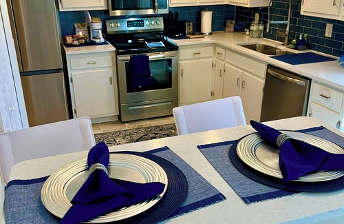 Charleston Apartment | Chic 2-bedroom corporate apt with riverviews in Downtown Historic Charleston