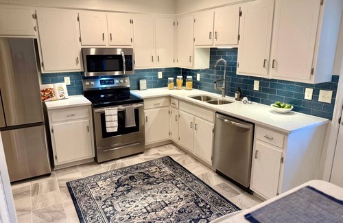 Charleston Apartment | Chic 2-bedroom corporate apt with riverviews in Downtown Historic Charleston