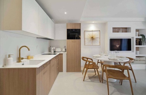 Saint-Tropez City Centre Apartment | Chic 2BR/4P Apartment – Saint-Tropez Lices