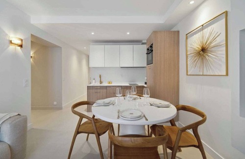 Saint-Tropez City Centre Apartment | Chic 2BR/4P Apartment – Saint-Tropez Lices