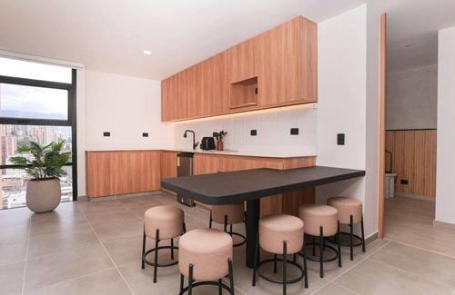 San Diego Apartment | Chic 3BR Design Flat - Jacuzzi + Cowork El Poblado
