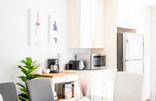 Santa Ana House | Chic 3BR w/Insta Wall & Arcade & Mins to Disney!