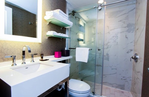 Kalorama Heights Hotel | Chic Accommodation with Stunning Views, Just Moments from Cultural Gems