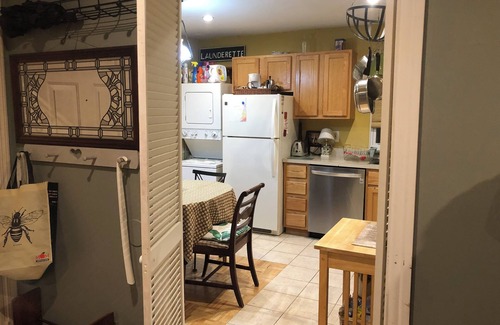 Cherry Hill Condo | Chic and cozy 1-bedroom condo with great view in welcoming Cherry Hill