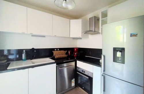 Saint-Denis Apartment | Chic and spacious apart with terrace and parking