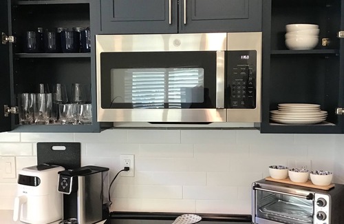 Upland Apartment | Chic apartment with AC and WiFi in fabulous Upland