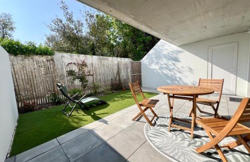 La Rochelle Apartment | Chic apartment with beautiful terrace in La Rochelle