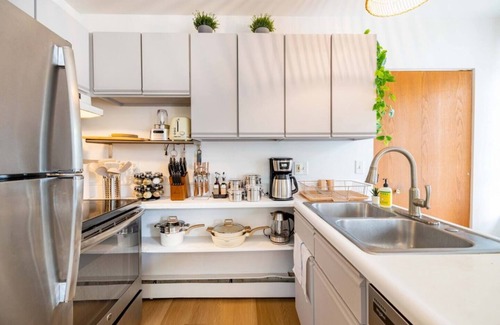 Water Hill Apartment | Chic Apt Above Bakery, Minutes walk to Downtown!