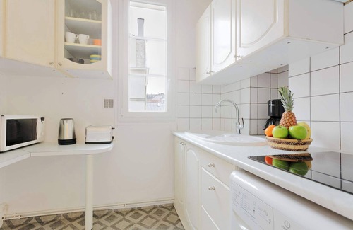 Quartier Sainte-Marguerite Apartment | Chic Bastille 1BR Flat - Paris Republique Area