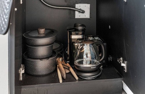 Oak Cliff Apartment | Chic Bishop Arts Suite | Fitness + Yoga + Games