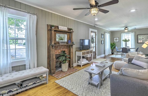 Carrollton Cottage | Chic Carrollton Cottage w/ Updated Interior!