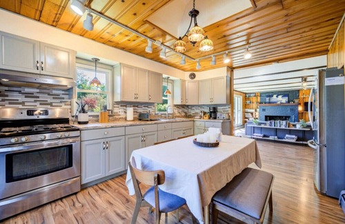 Kerhonkson Cabin | Chic Catskills Retreat, Pool & Bar Hall Included!