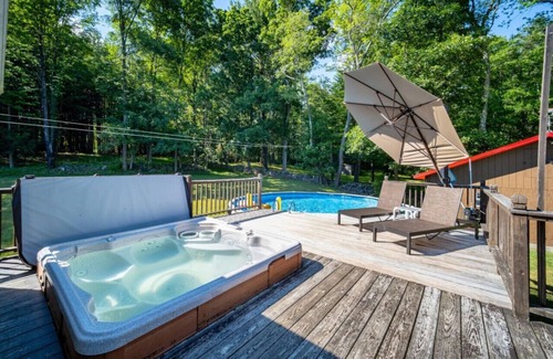 Kerhonkson Cabin | Chic Catskills Retreat, Pool & Bar Hall Included!