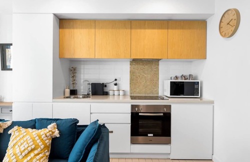 Adelaide Central Business District Apartment | Chic CBD 2BR Retreat: Walkable, Free Wi-Fi