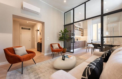 Duomo Apartment | Chic City-Centre Apartment with Patio Near the Duomo & Uffizi in Florence