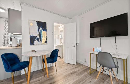 Near East Columbus Apartment | Chic City Retreat 93F