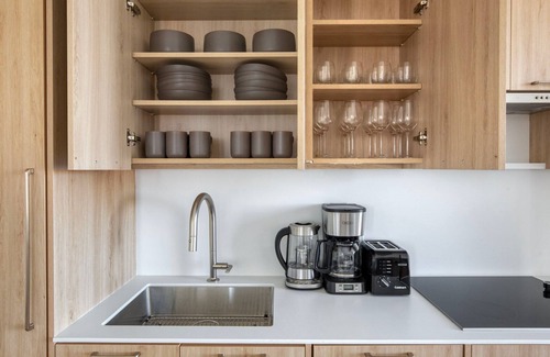 Clinton Hill Apartment | Chic Clinton Hill 2BR w/Gym & W/D, near Barclays Center, by Blueground