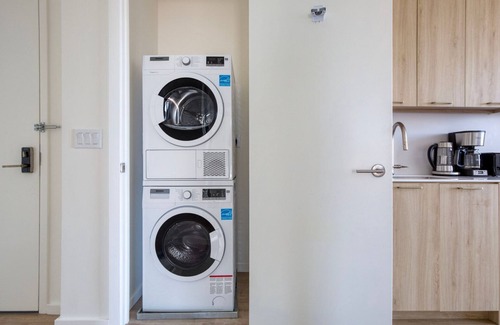 Clinton Hill Apartment | Chic Clinton Hill 2BR w/Gym & W/D, near Barclays Center, by Blueground