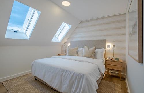 Hermanus City-Centre Apartment | Chic Coastal Hideaway