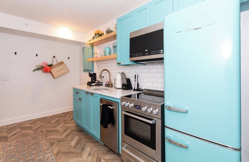 Sandusky Condo | Chic Condo Near Cedar Point