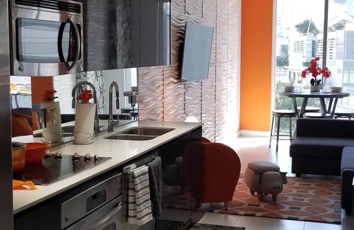 Downtown Miami Condo | CHIC & COZY CONDO HEART OF BRICKELL/MIAMI NEXT TO B.CITY CENTRE,PARKING AVAILAB