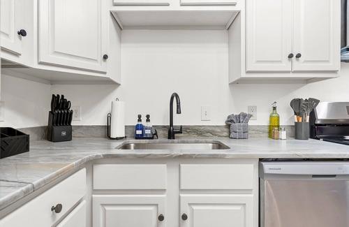 Hot Springs Apartment | Chic & Cozy Lofts in Hot Springs Downtown Hub