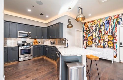 Hot Springs House | Chic Downtown Retreat | Fireplace | Game Area