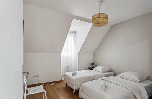 Meaux Apartment | Chic friendly and spacious house