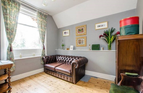 Lambeth Apartment | Chic Furnished Two Bedroom Flat in Brixton