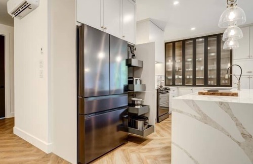 Orford Apartment | Chic Ibiza, SPA, Ski, Foyer, Montagne