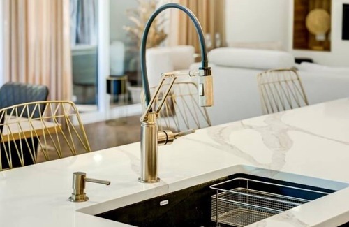 Orford Apartment | Chic Ibiza, SPA, Ski, Foyer, Montagne