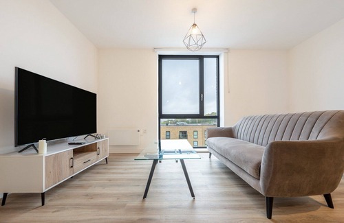 Luton Apartment | Chic interiors with a rooftop terrace