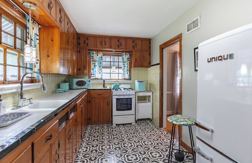 Meadowthorpe Apartment | Chic Lexington Apartment: 5 Mi to Keeneland!