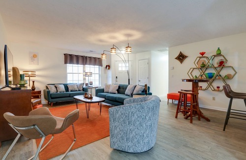 Lexington House | Chic Lexington Home w/ Deck ~ 5 Mi to Downtown!