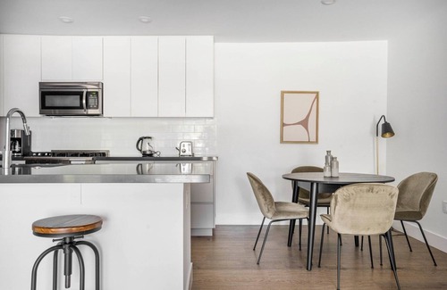 Sharon Heights Apartment | Chic Menlo Park 2BR w/Pool, W/D, Gym, near 82, 101, 280, by Blueground