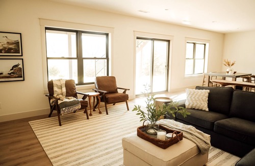 The Galena Territory House | Chic & Modern Home with Private Hot Tub, Bunk House - Minutes to Owner's Club