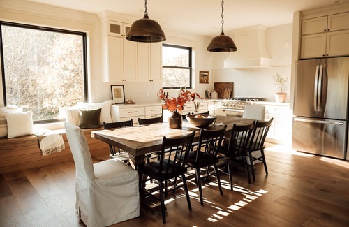 The Galena Territory House | Chic & Modern Home with Private Hot Tub, Bunk House - Minutes to Owner's Club