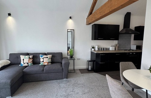 Birkenhead Apartment | Chic Modern Loft Apartment near Liverpool