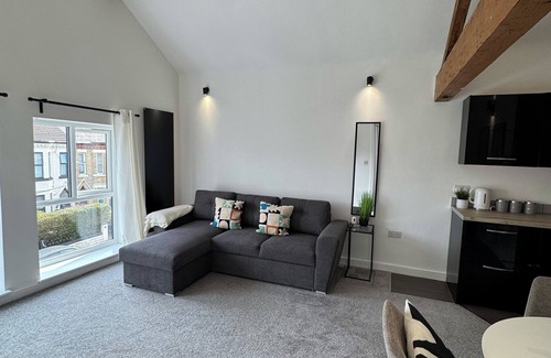 Birkenhead Apartment | Chic Modern Loft Apartment near Liverpool