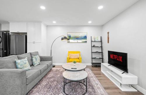 Altadena Apartment | Chic Modern Stay w Patio Near LA Best Sights6