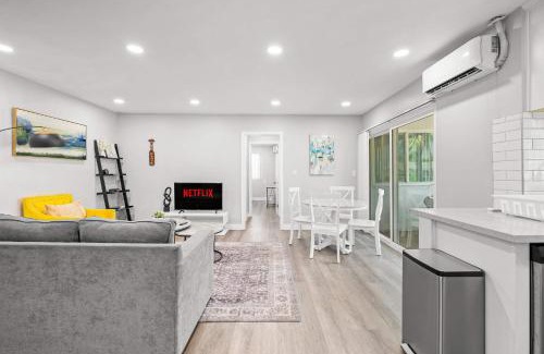 Altadena Apartment | Chic Modern Stay w Patio Near LA Best Sights6
