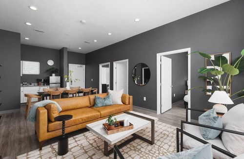 Maxwell Apartment | Chic Nashville 4 Bedroom, 7 Beds - Walk to Restaurants