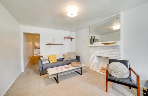 Millvale House | Chic Pittsburgh Townhome with Private Deck!