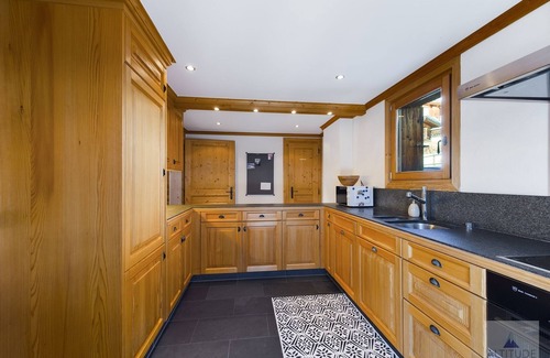 Randogne Ski Chalet | Chic, quiet and luxurious 5-bedroom chalet - perfect for families