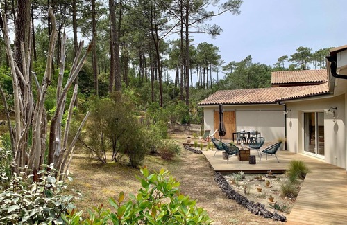 Maubuisson House | Chic Retreat by the Dunes