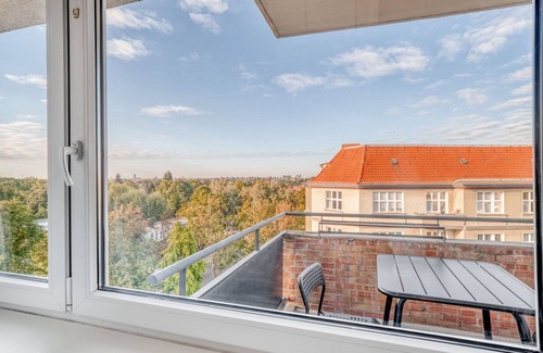 Tempelhof Apartment | Chic Schöneberg 1BR, nr Tempelhofer Feld, by Blueground