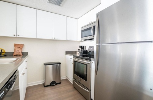 South Beach Apartment | Chic South Beach 1BR w/Rooftop Tennis, nr Muni Lightrail, by Blueground