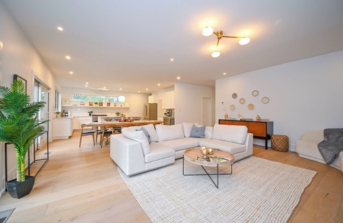 Southampton House | Chic Southampton Getaway w/Heated Pool. Minutes away from village & beach.