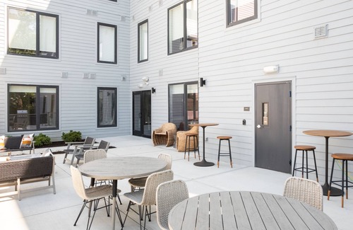 Black Rock Historic District Apartment | Chic Stay w/ King Bed Near Beardsley Zoo/ Free Parking