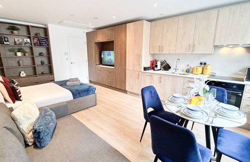 St. Johns Wood Apartment | Chic Studio apartment with lift Near Regents Park